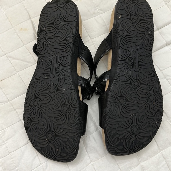 Kim Rodgers Woman Haddey Black Sandals Memory Foam Slip On Size 9.5 M SEE PICS - Picture 2 of 4